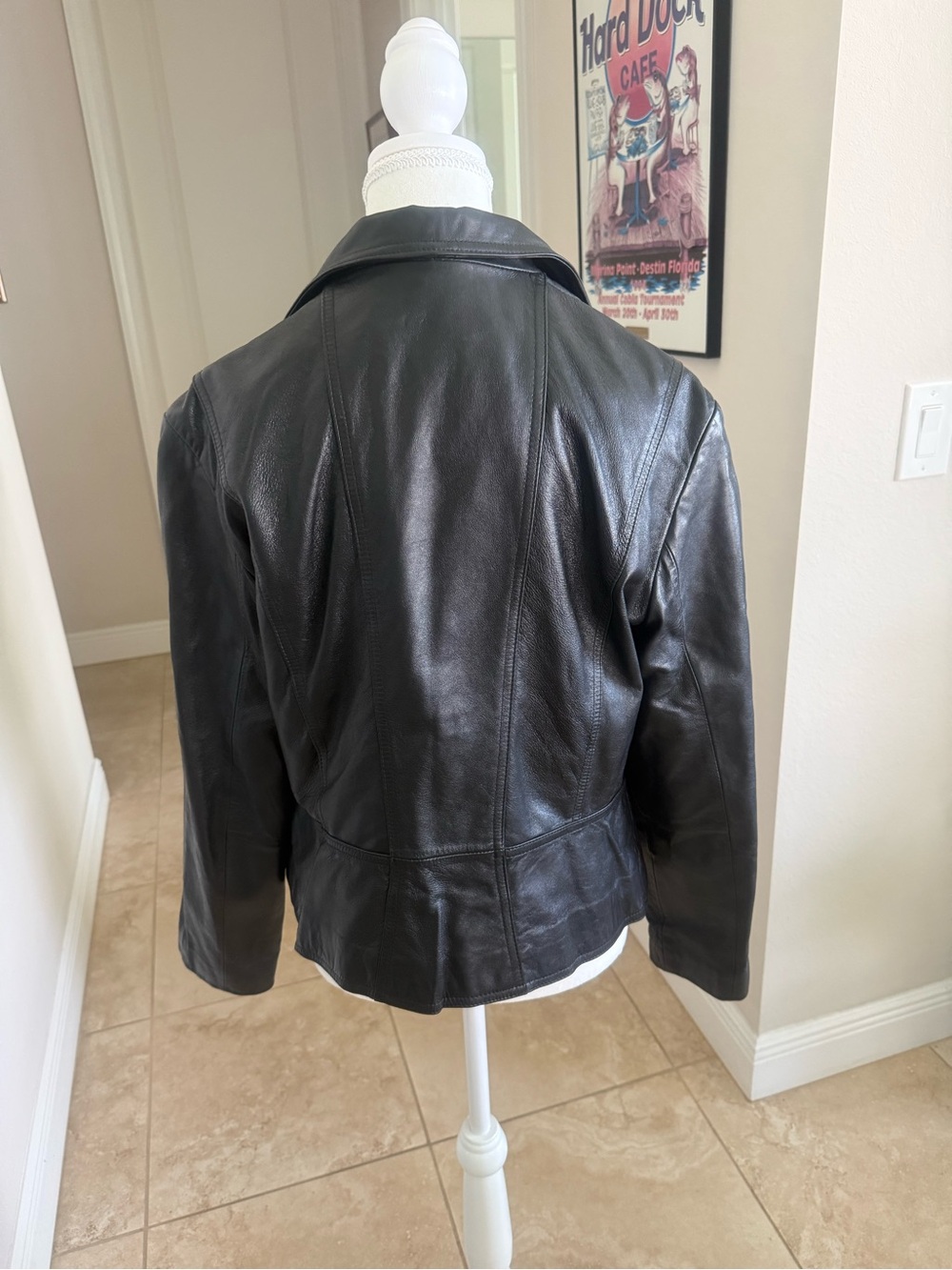 Classic Black Leather Button-Up woman’s Jacket - Picture 4 of 6